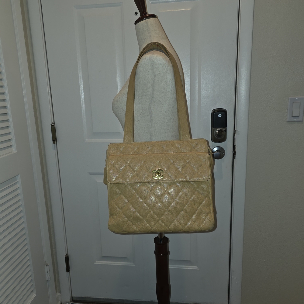 CHANEL Vintage Beige Quilted Shoulder Bag Excellent Condition